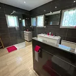 Domaine De La Charmille Homestay Ermenonville