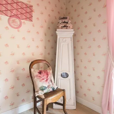 Проживание в семье Domaine De La Charmille *