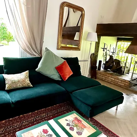 Domaine De La Charmille Проживание в семье *